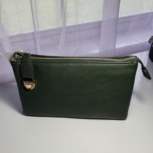 Crossbody with Extra Security Front Click Closure